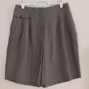 NWT Topshop Tailored Pleat Front Gray Brown Bermuda Flow Shorts - Size 6 Petite
